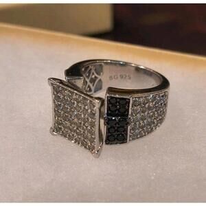 SG Statement 925 Sterling Silver ring size 7 Black and White CZ Stone Heavy